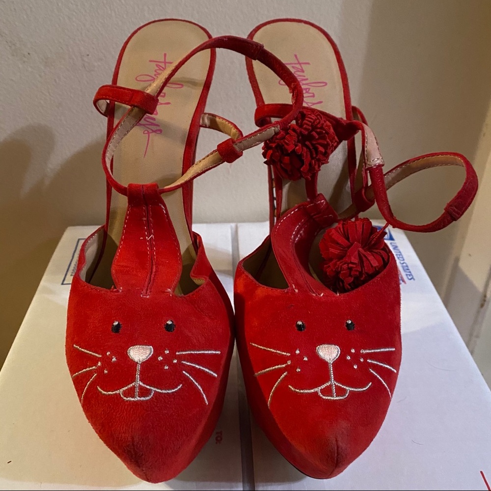 Taylor Says Bunny Heels